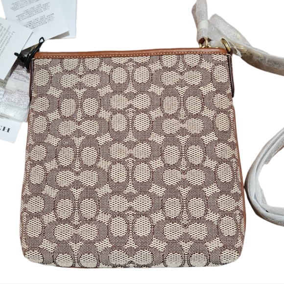 🆕️Disney X Coach LIMITED EDITION Kitt Messenger Crossbody - Picture 6 of 15